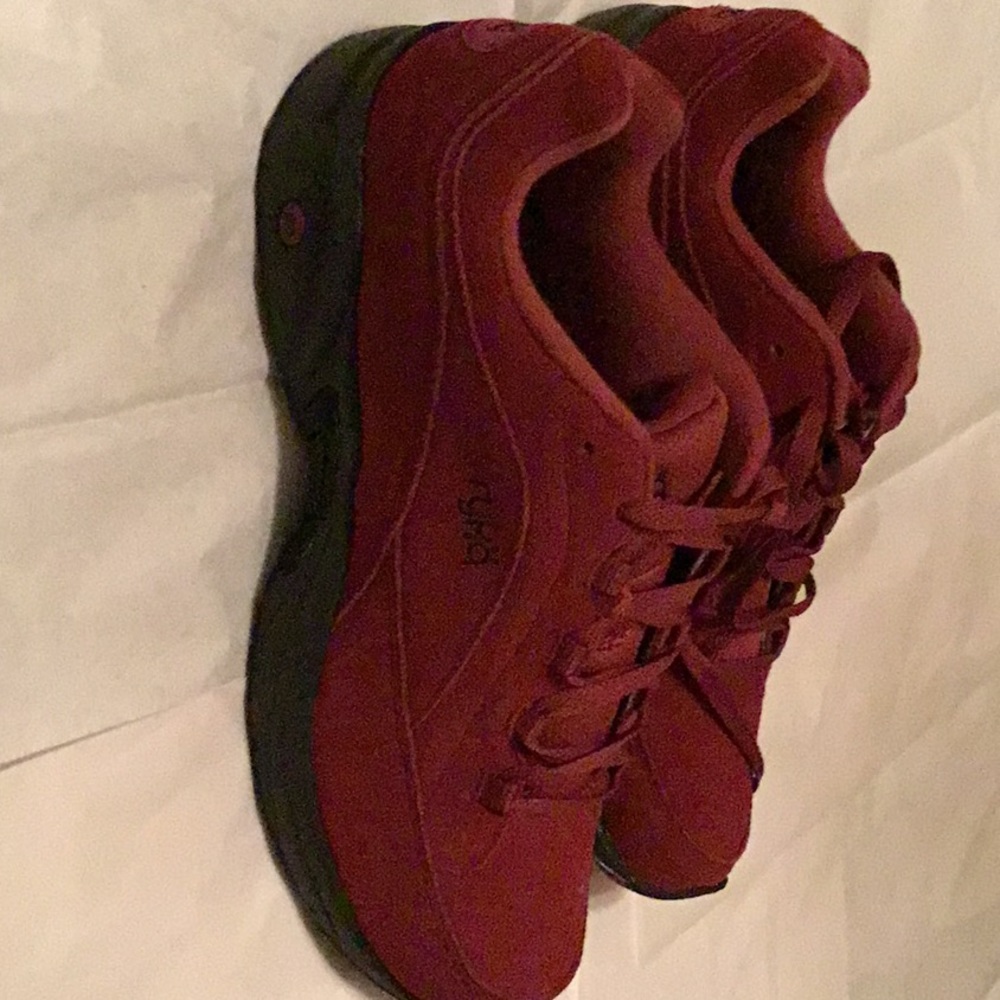 Rhiannon Athletic Shoe